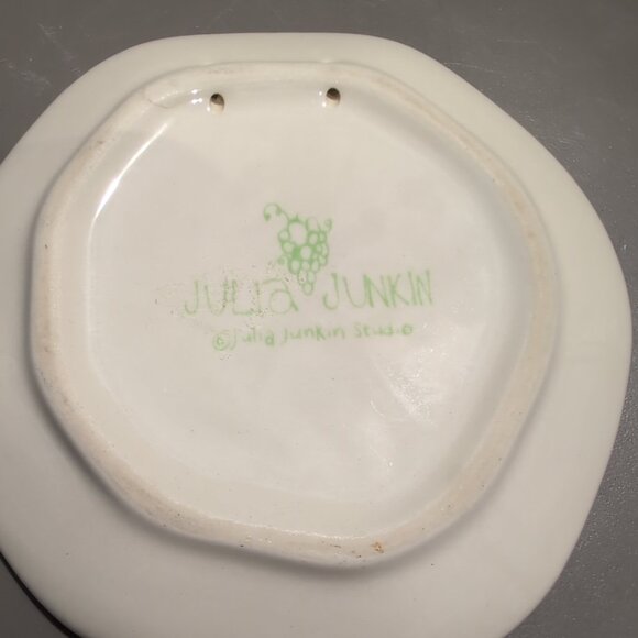 Julia Junkin Collectable Queen Trinket Tray 'She Rules With Love' - Picture 2 of 3